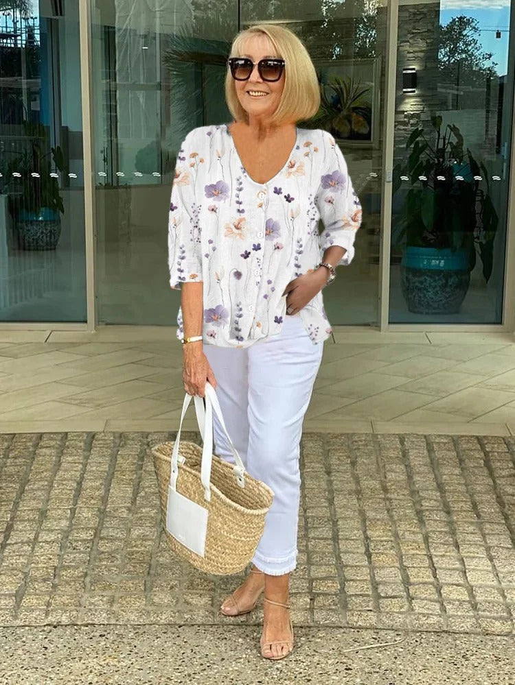Women's blouse with three-quarter sleeves