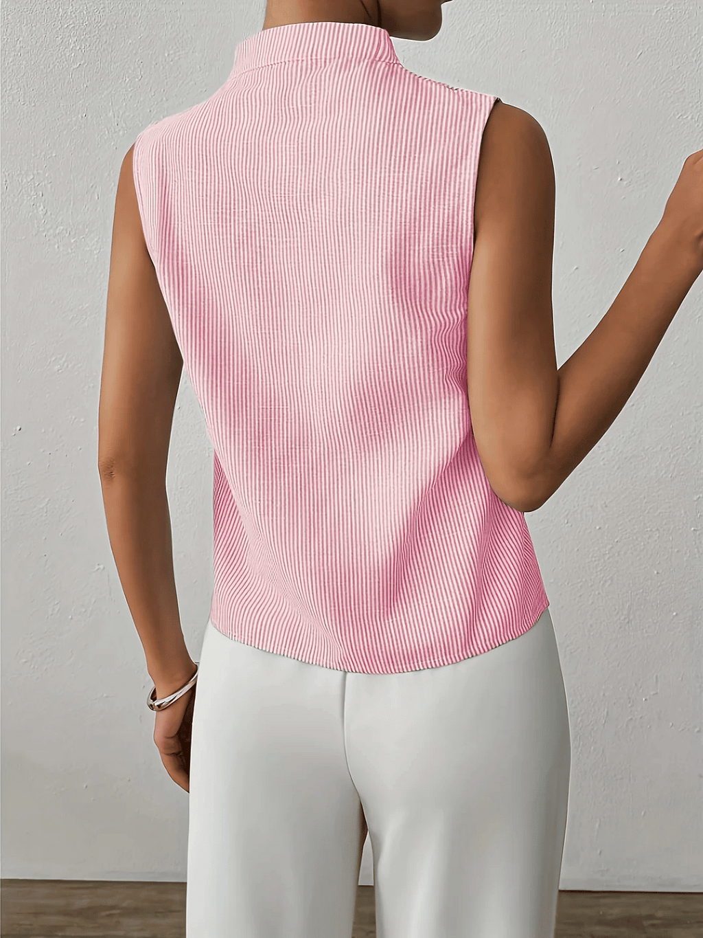 Sleeveless blouse for women with striped pattern | Elegant business top with stand-up collar and V-neck for the office