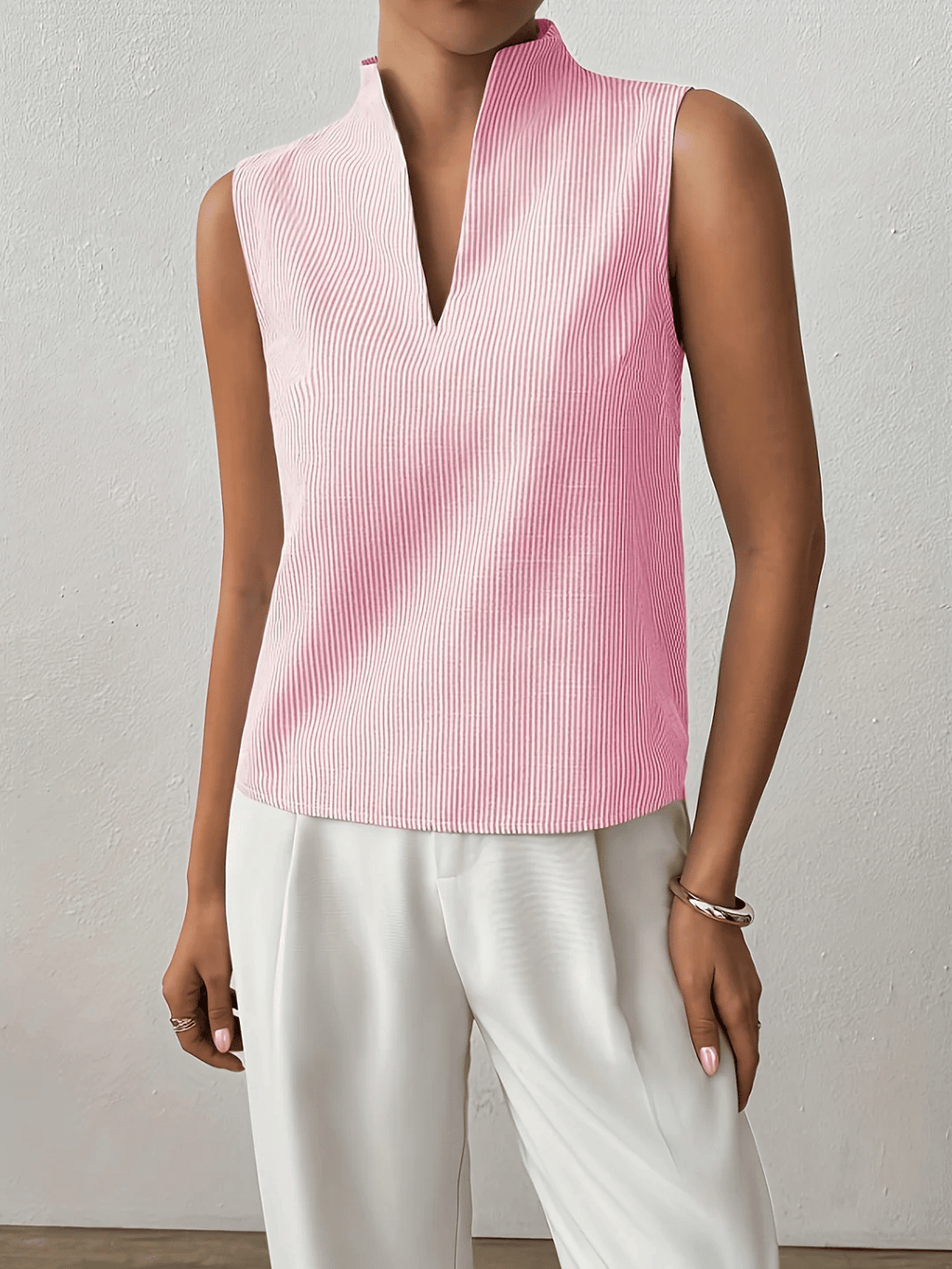 Sleeveless blouse for women with striped pattern | Elegant business top with stand-up collar and V-neck for the office