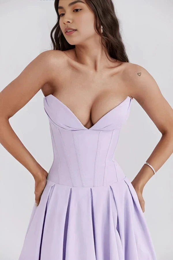 Elegant dress with sculptural bodice