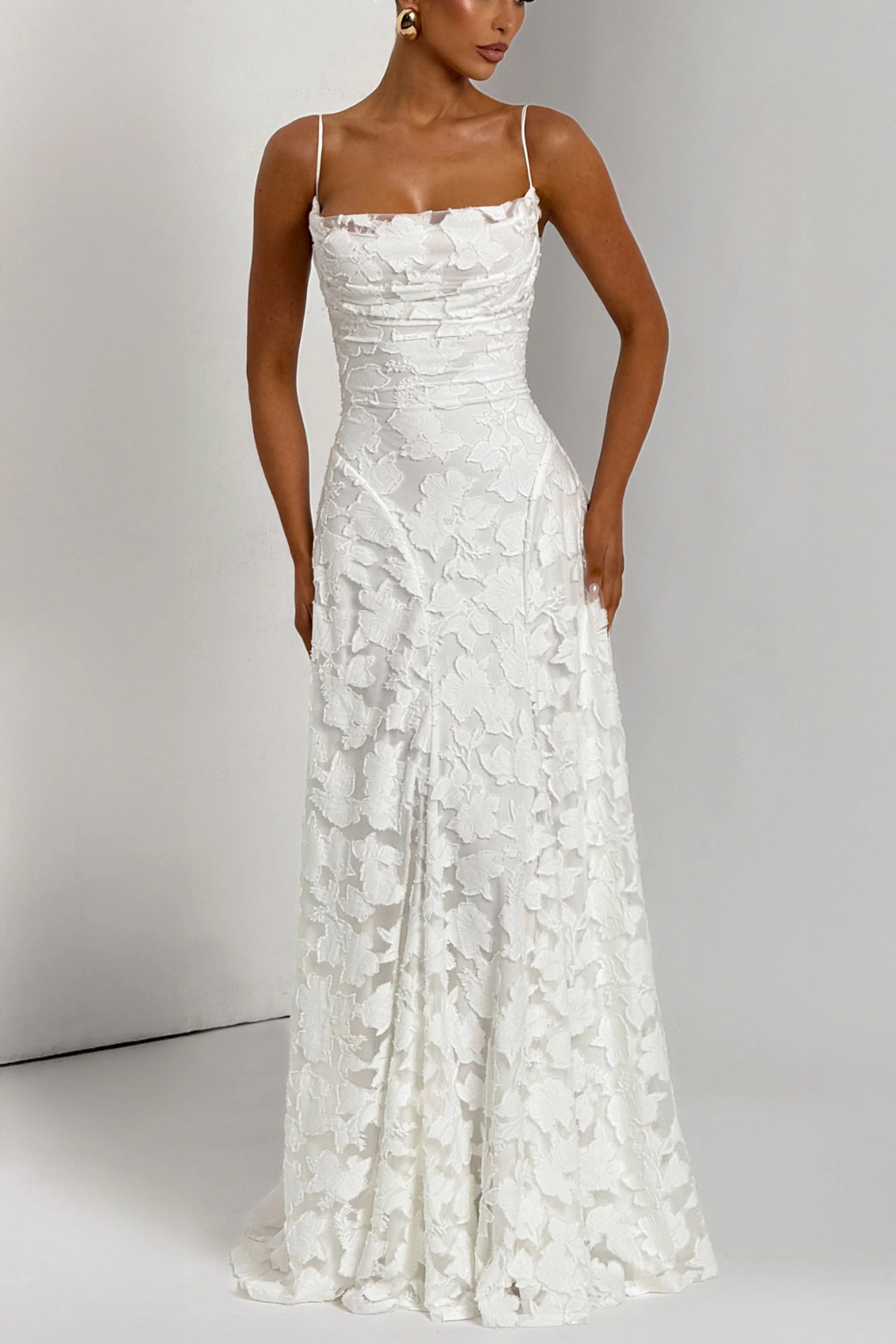 Maxikleid mit floralem Brokatmuster und Spaghettiträgern für Hochzeitsgäste