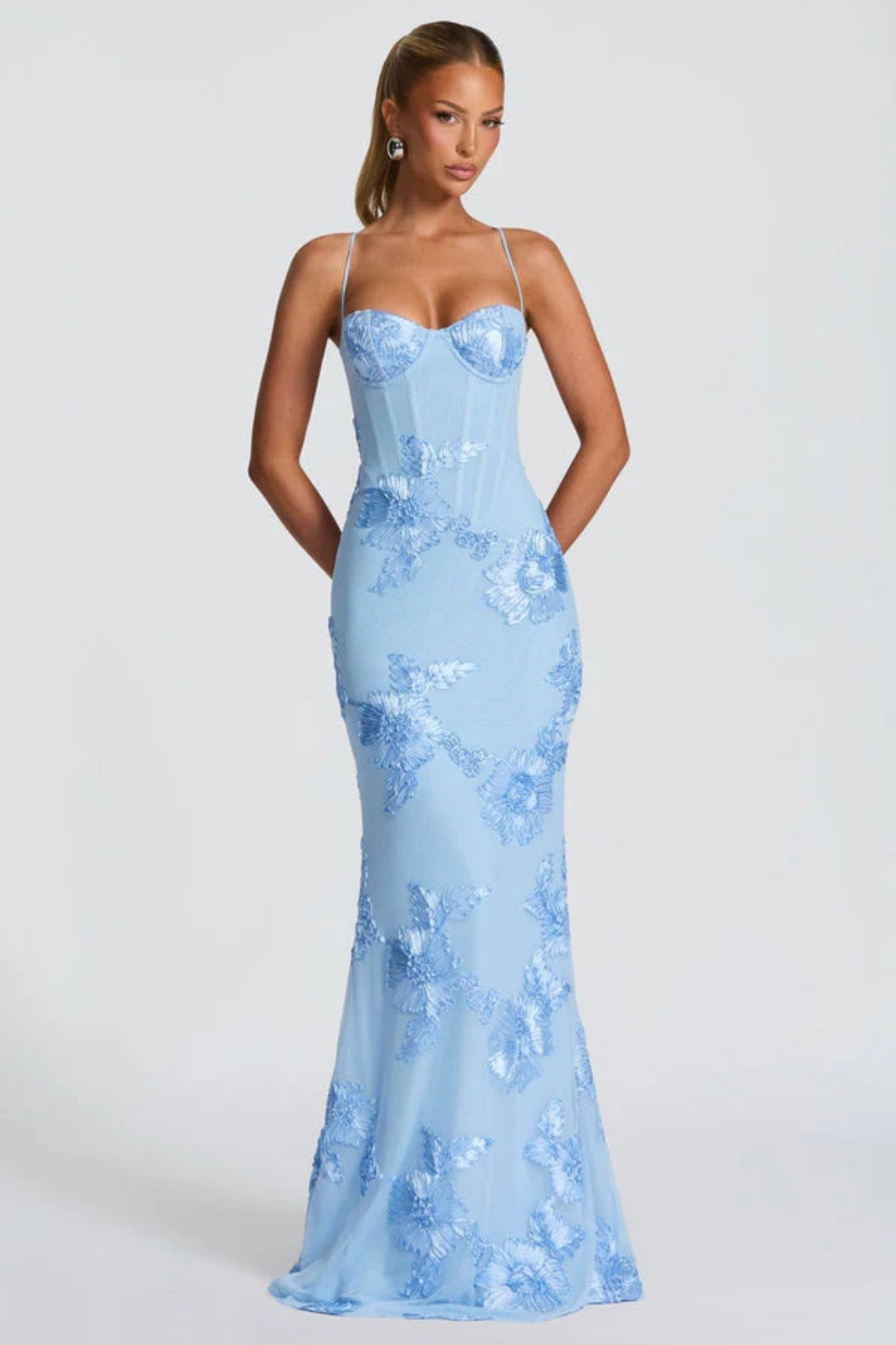 Damen Maxikleid für Hochzeitsgäste mit floraler Stickerei und Corsage, festliches langes Kleid mit schmalen Trägern