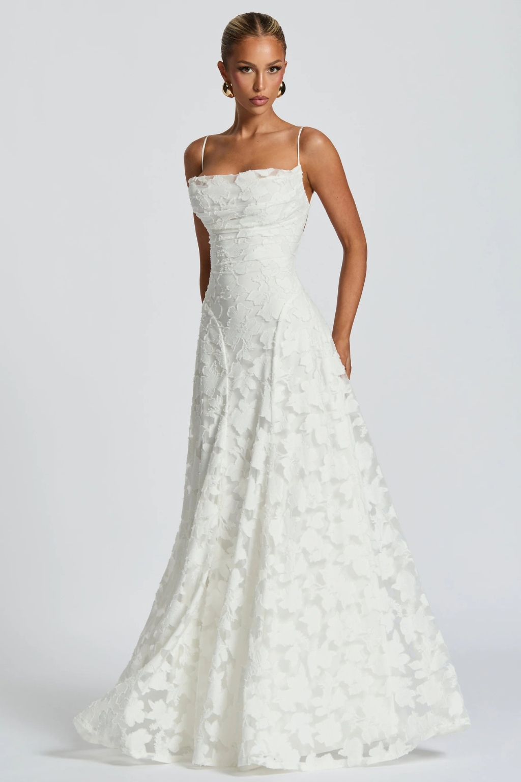 Maxikleid mit floralem Brokatmuster und Spaghettiträgern für Hochzeitsgäste