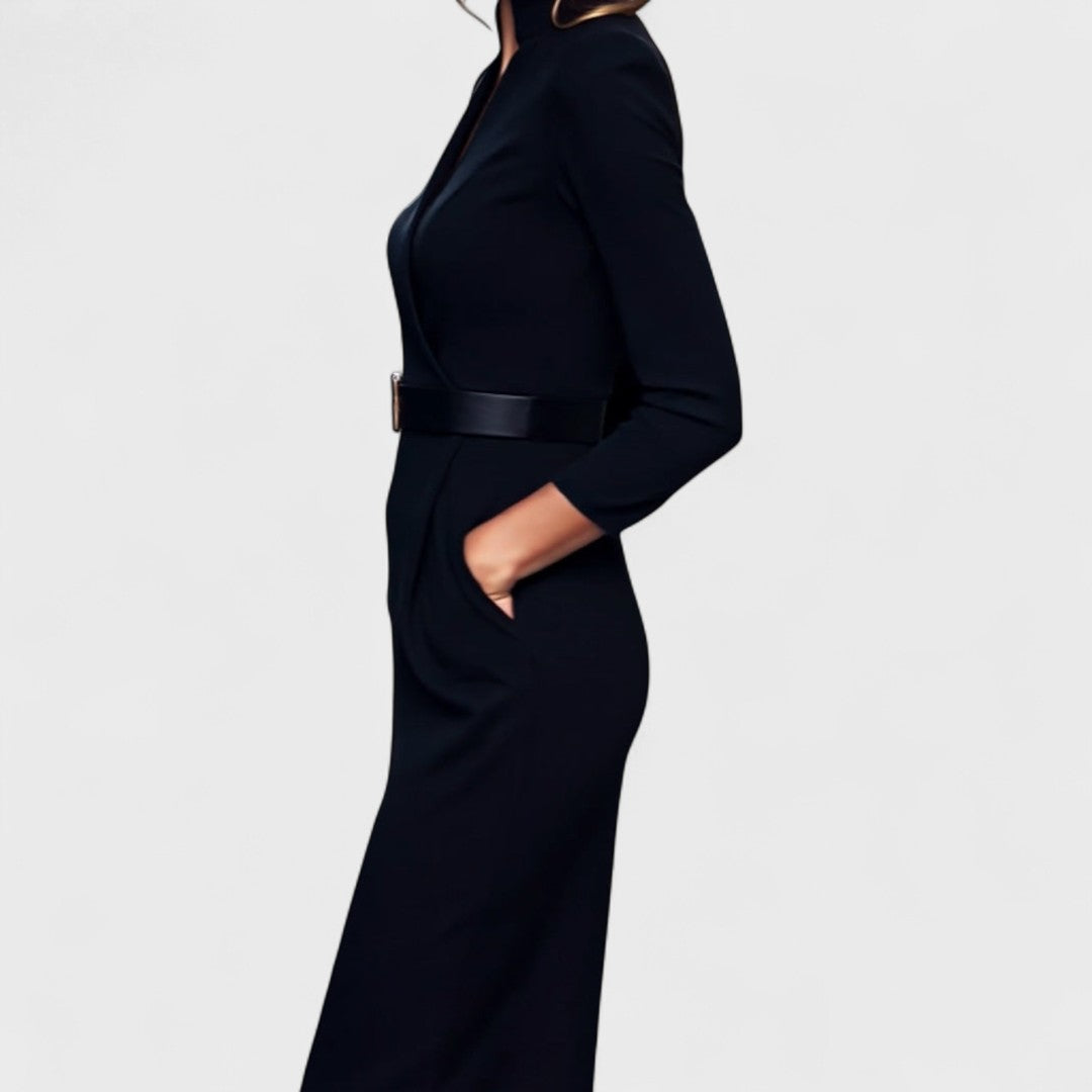 Elegant women's dress with belt and stand-up collar