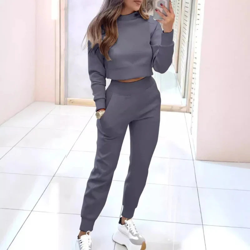 Zweiteiliges Damen Loungewear Set mit bauchfreiem Pullover und Jogginghose | Sportlicher Trainingsanzug für Alltag und Zuhause