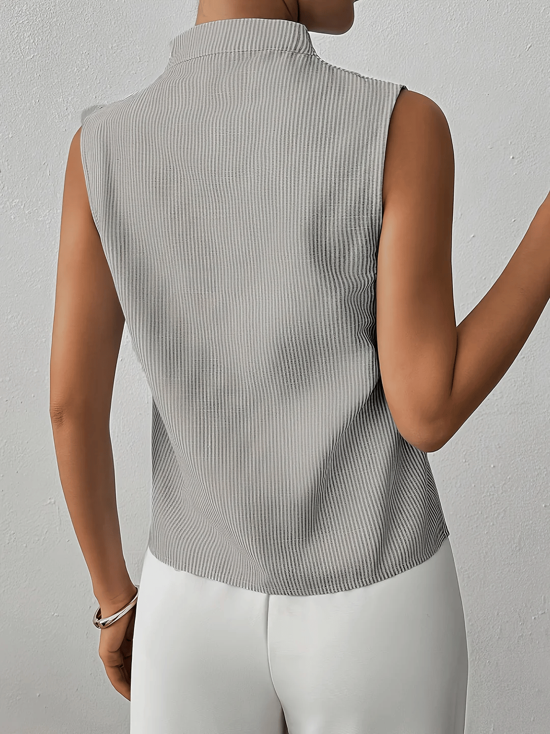 Sleeveless blouse for women with striped pattern | Elegant business top with stand-up collar and V-neck for the office