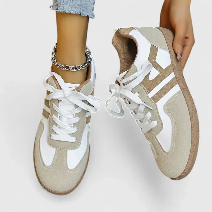 Orthopedic sneakers for women in retro court design – Comfortable trainers with padded footbed and shock-absorbing sole