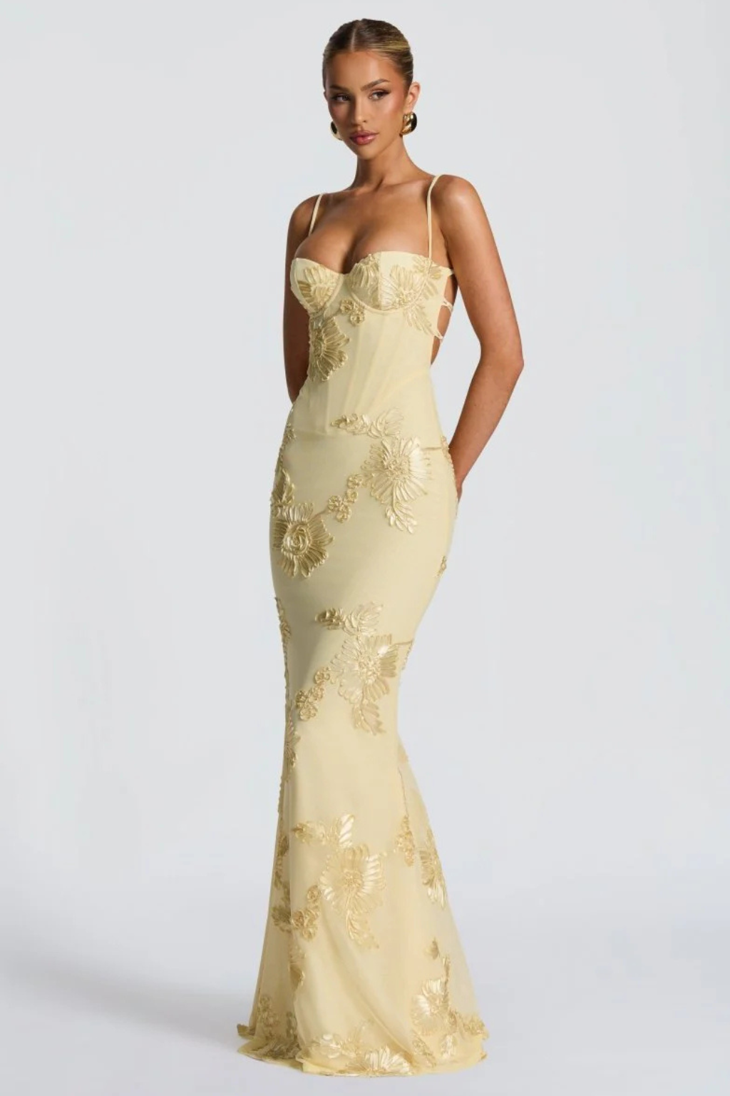 Damen Maxikleid für Hochzeitsgäste mit floraler Stickerei und Corsage, festliches langes Kleid mit schmalen Trägern