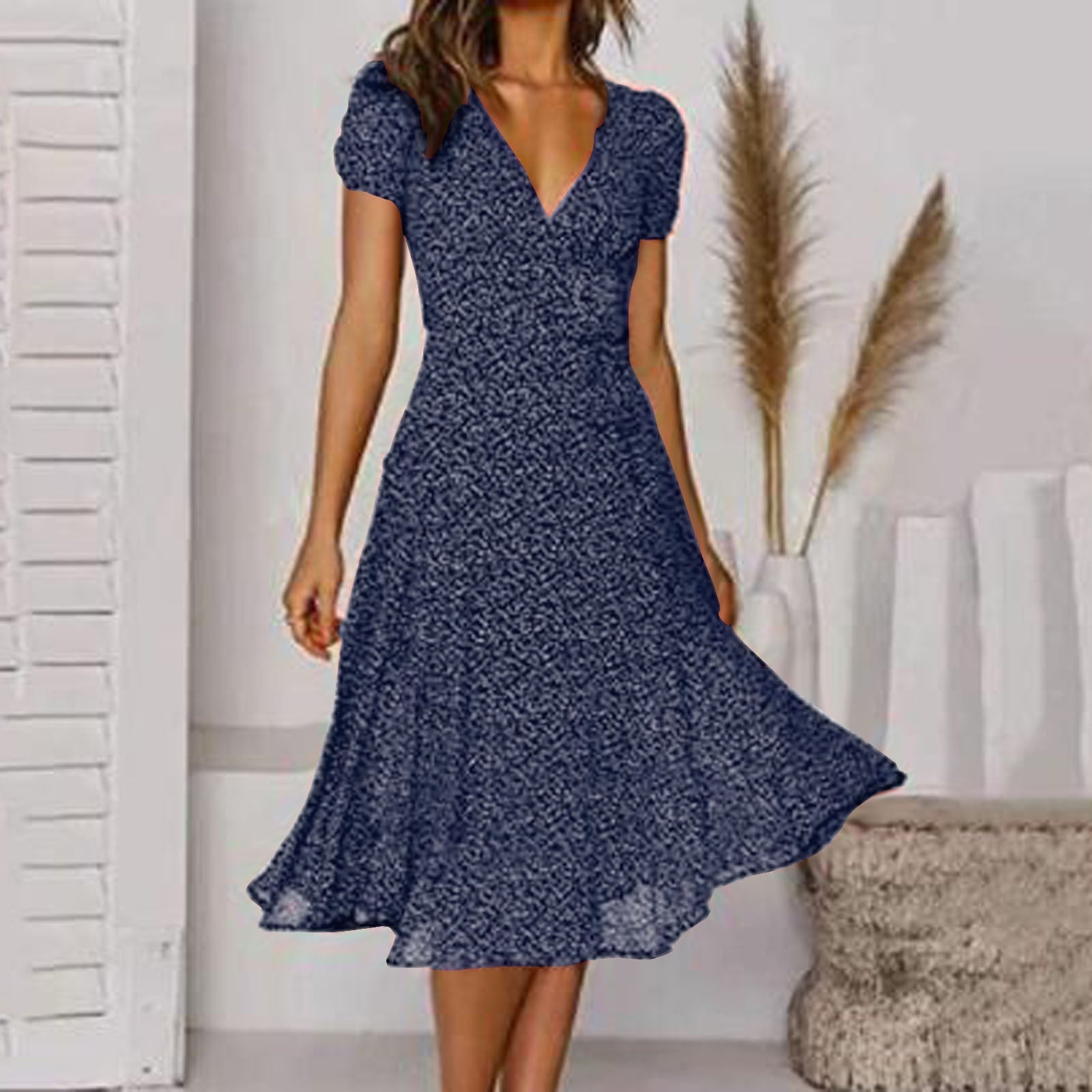 Damen Sommerkleid in A-Linie mit V-Ausschnitt | Luftiges Freizeitkleid aus leichtem Stoff für warme Tage und den Urlaub