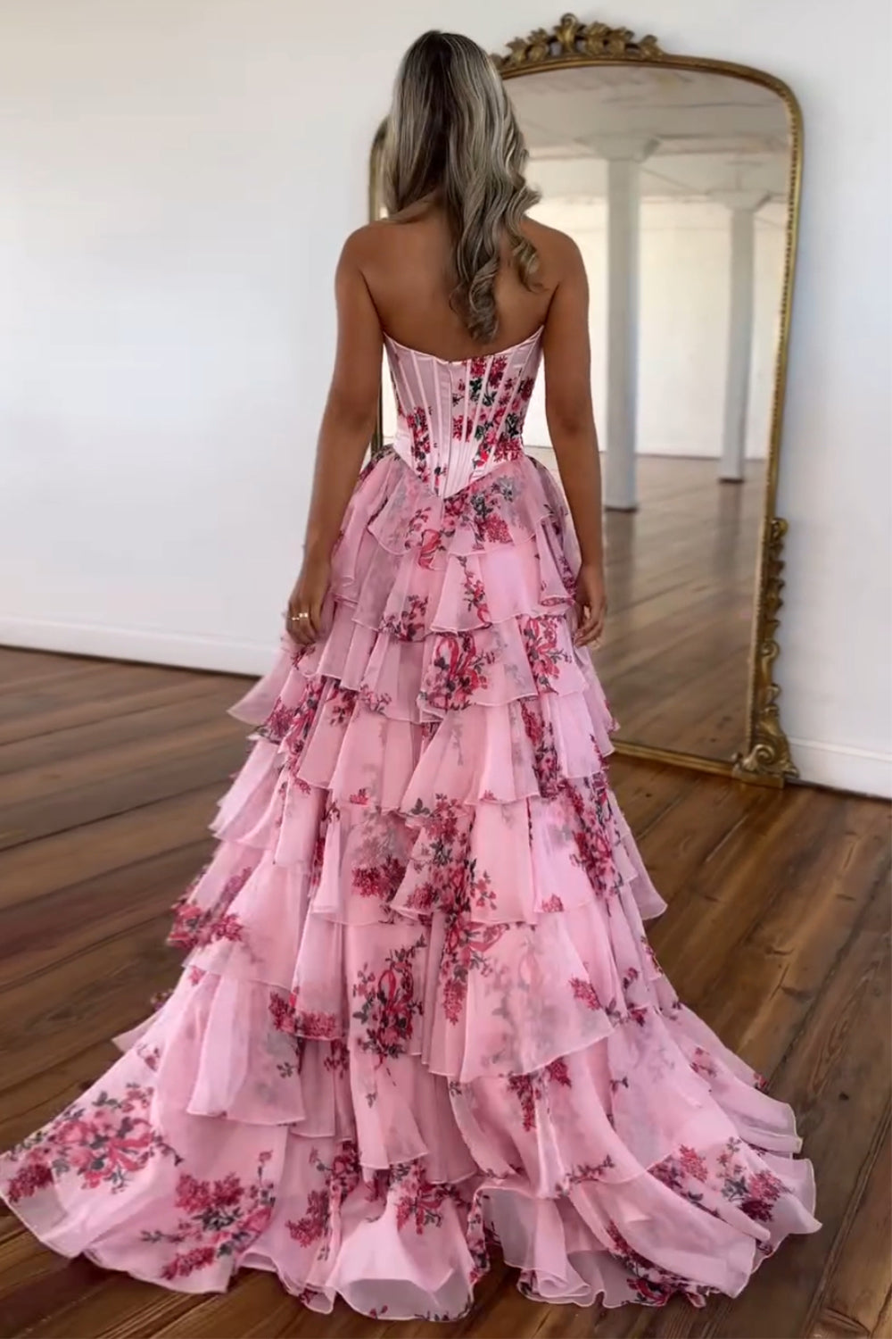 Maxi dress with floral pattern for wedding guests | Elegant corset dress with ruffles and tiered skirt for festive occasions