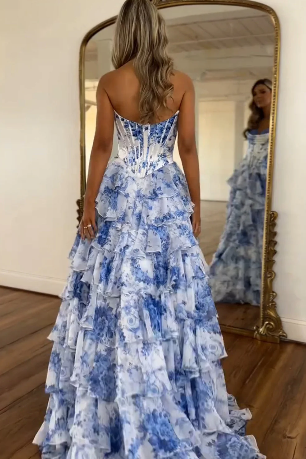 Maxi dress with floral pattern for wedding guests | Elegant corset dress with ruffles and tiered skirt for festive occasions