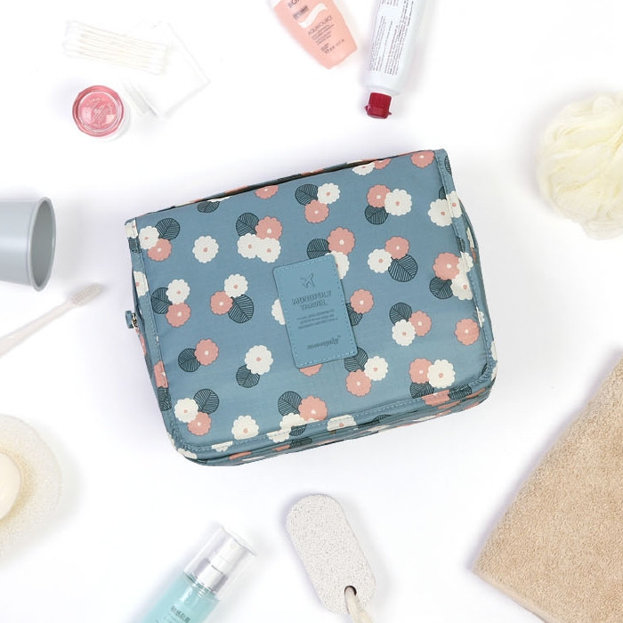 NOUVEAU RICHE Reise Kosmetiktasche Wasserdicht Mit Stauraum Organisiert Blaue Blumen