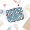 NOUVEAU RICHE Reise Kosmetiktasche Wasserdicht Mit Stauraum Organisiert Blaue Blumen