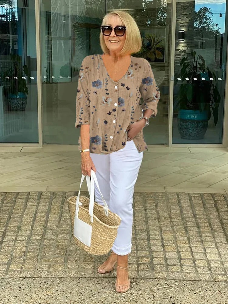 Women's blouse with three-quarter sleeves