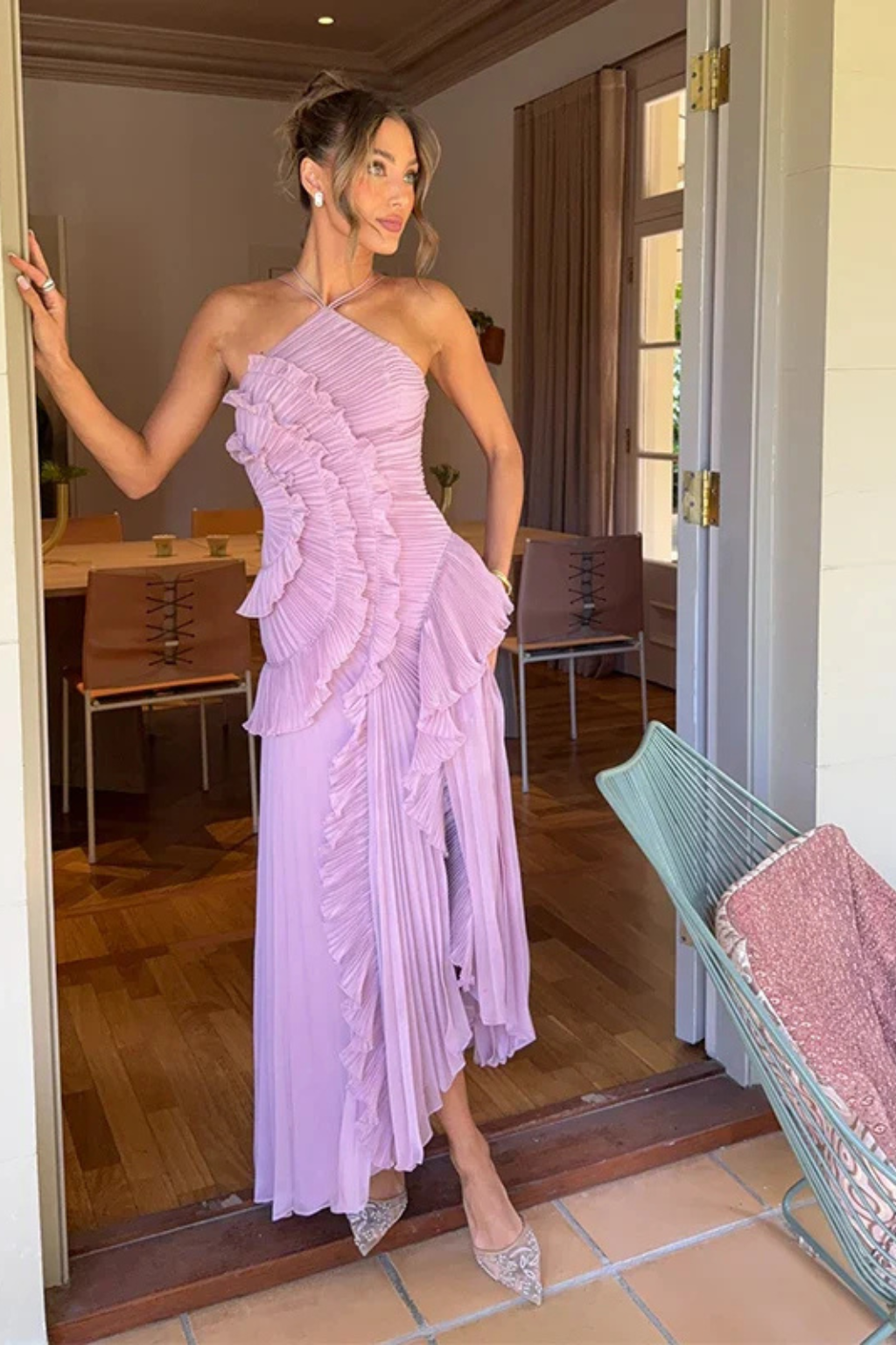 Damen Halterneck Maxikleid mit Volants | Rückenfreies Sommerkleid für Hochzeitsgäste | Luftiges Kleid mit asymmetrischem Saum
