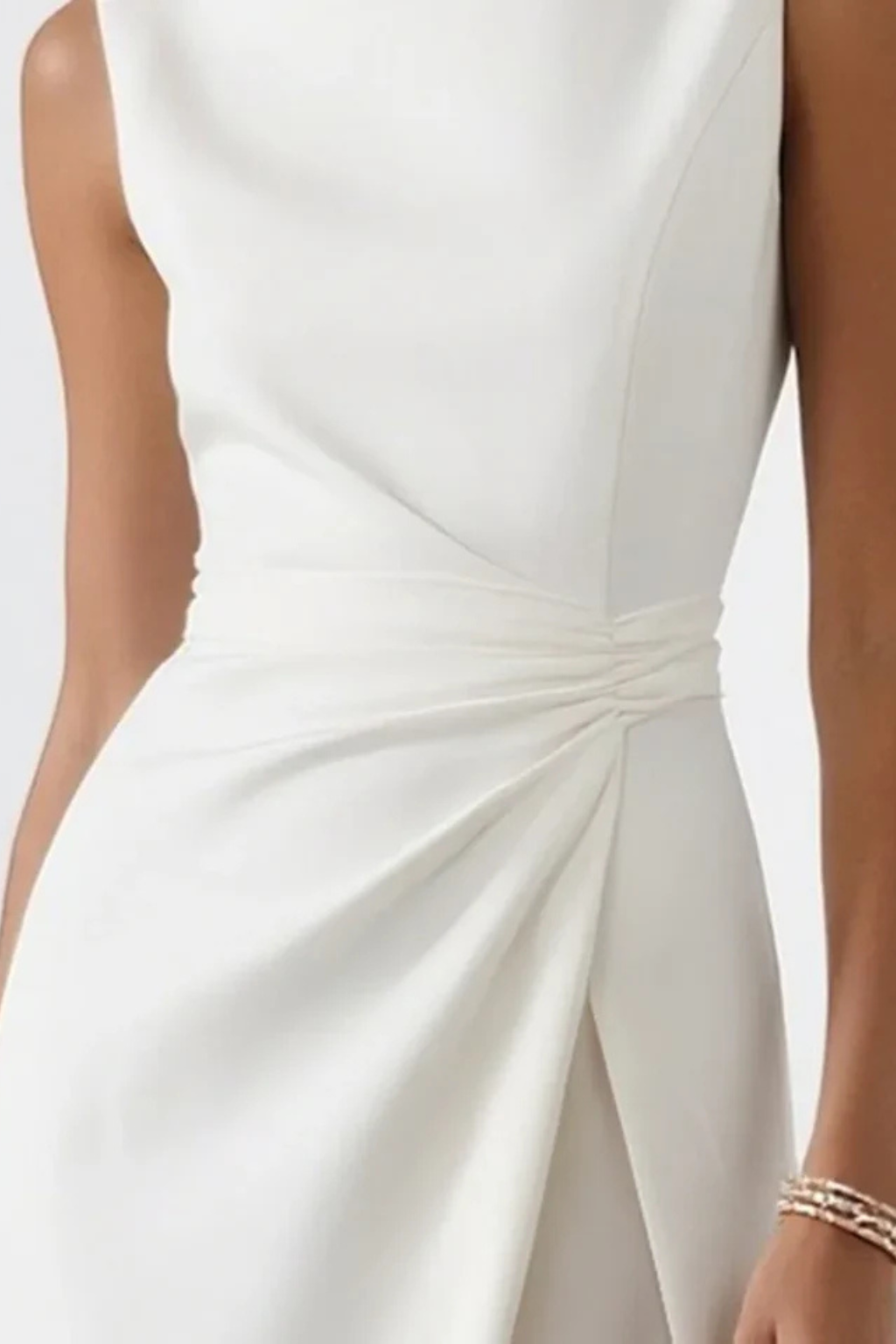 Ärmelloses Maxi-Kleid mit drapierter Taille für Hochzeitsgäste