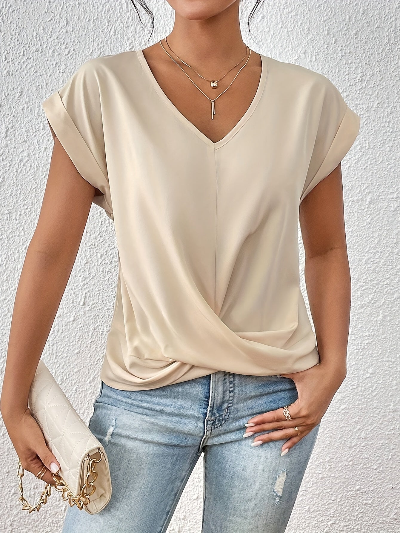 Women's V-Neck T-Shirt | Short Sleeve Top Made of Soft Stretch Material | Lightweight Basic Shirt for Everyday and Leisure