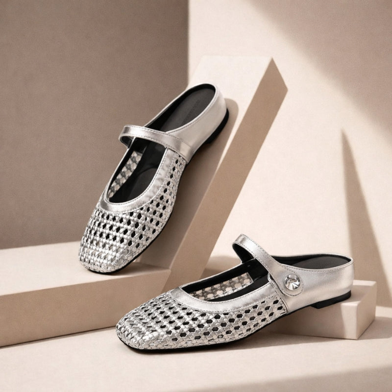 Damen Mules geflochten | Flache Slipper in Metallic-Optik mit Riemchen und eckiger Zehenpartie | Bequeme Schlupfschuhe