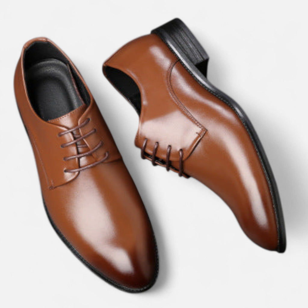 Elegante Herren-Sommerschuhe mit klassischen Schnürsenkeln
