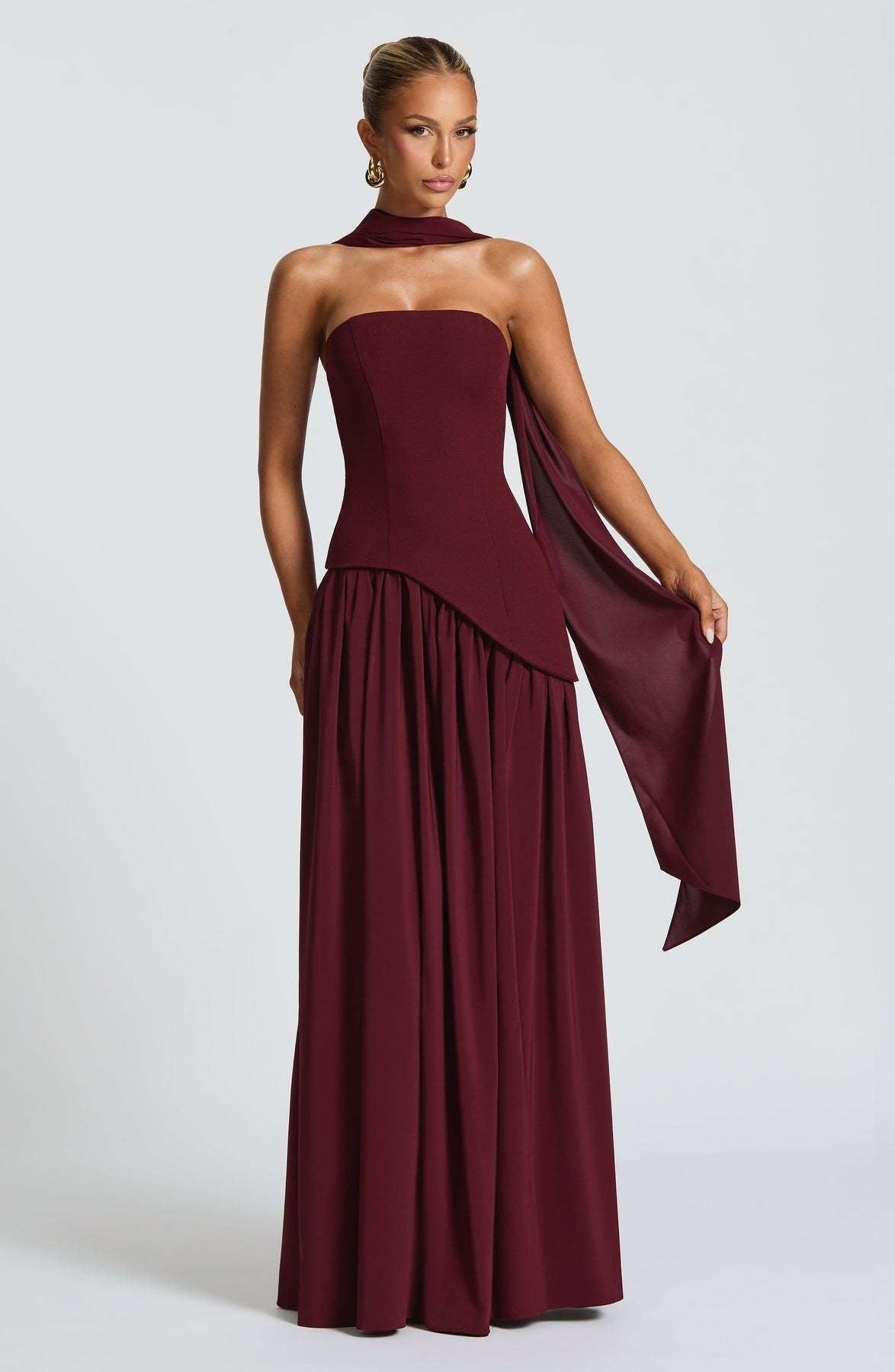 Maxi dress for women with a flattering fit for everyday and party wear