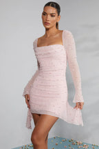 Minikleid mit langen Ärmeln und verziertem Kragen