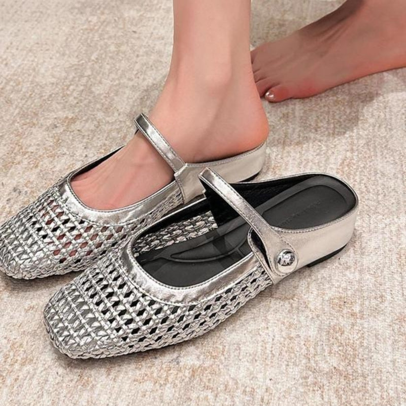 Damen Mules geflochten | Flache Slipper in Metallic-Optik mit Riemchen und eckiger Zehenpartie | Bequeme Schlupfschuhe