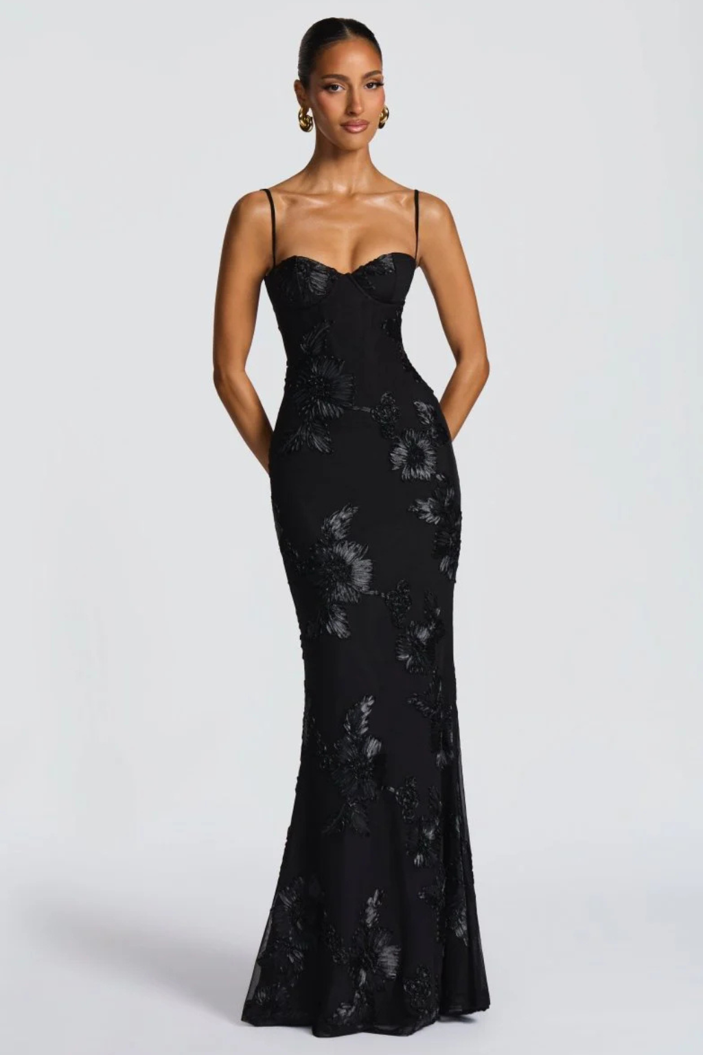 Damen Maxikleid für Hochzeitsgäste mit floraler Stickerei und Corsage, festliches langes Kleid mit schmalen Trägern
