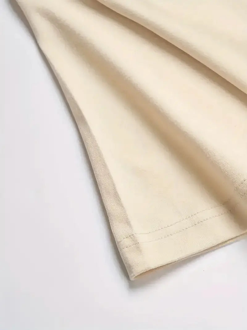V-neck T-shirt for men | Fitted slim fit short-sleeve shirt made of soft fabric | Classic basic for everyday wear