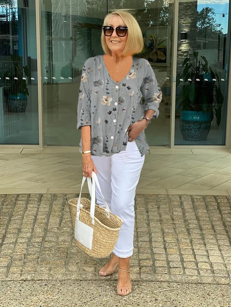 Women's blouse with three-quarter sleeves