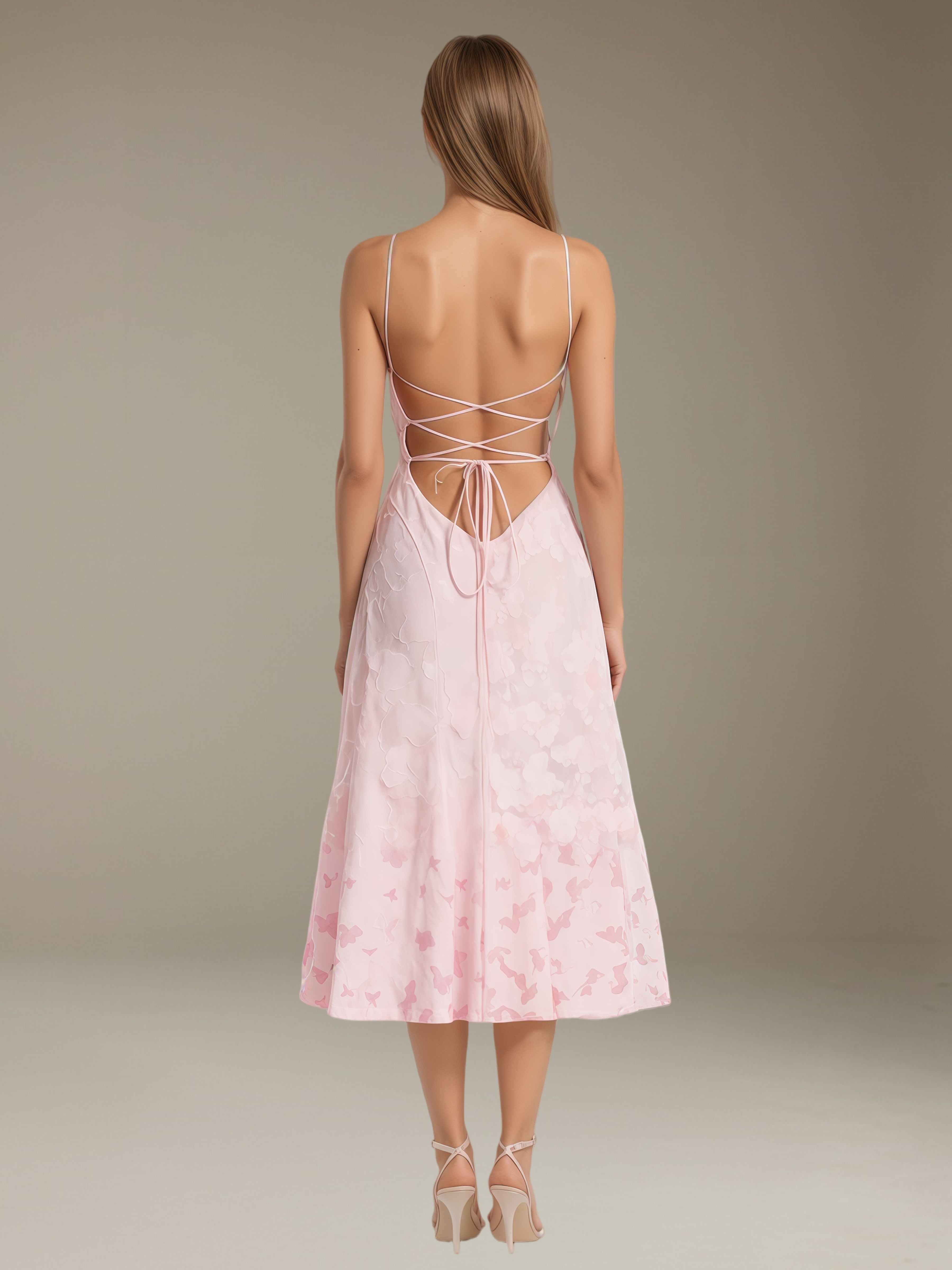 Ausgestelltes Midi-Sommerkleid mit Spaghettiträgern und Knielänge