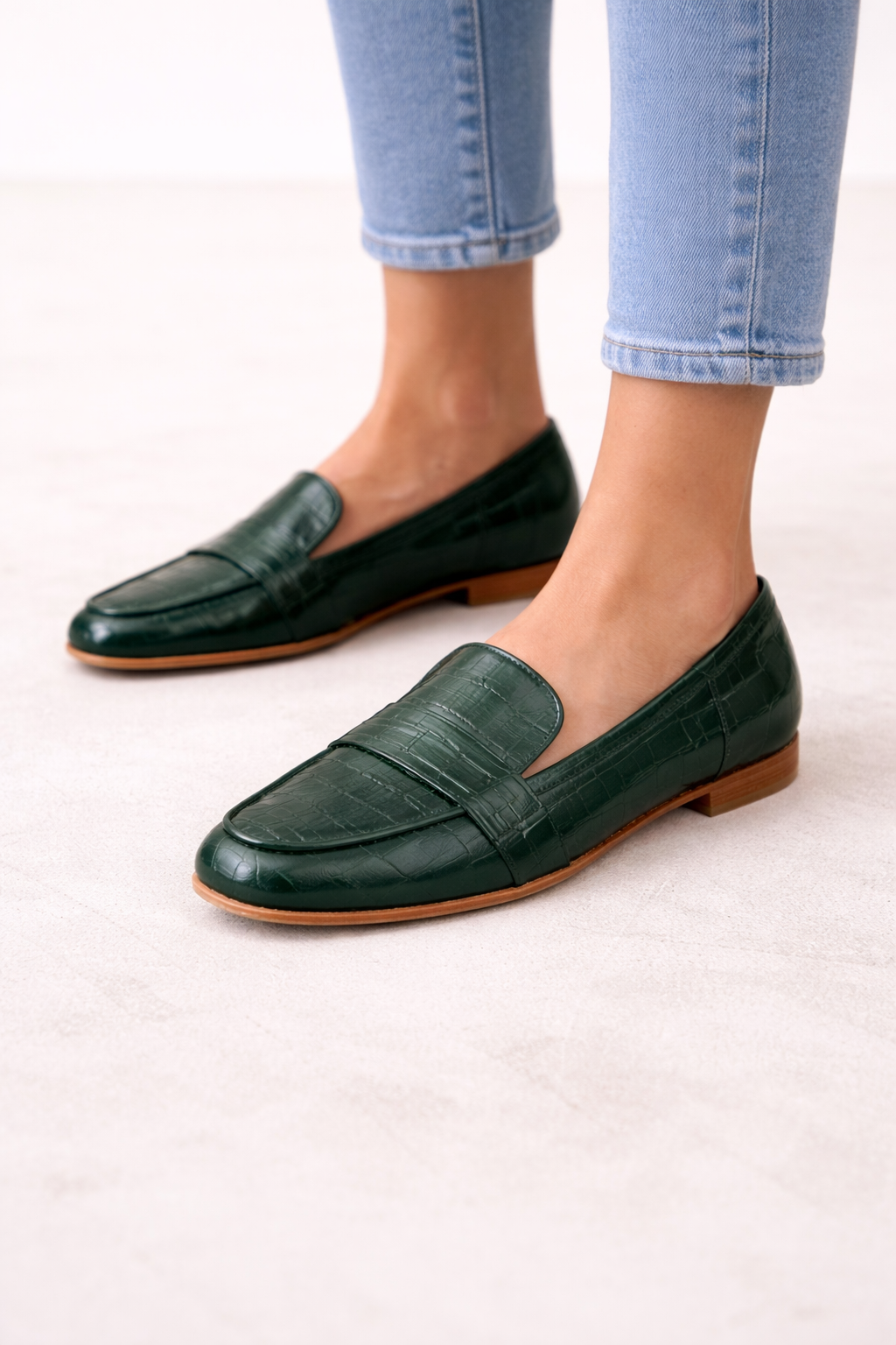 Women's Moccasins in Textured Leather Look | Comfortable Slip-Ons with Flat Sole and Side Openings for Easy Wearing