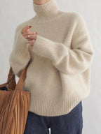 Kuscheliger und schicker Rollkragenpullover natürliche Textur