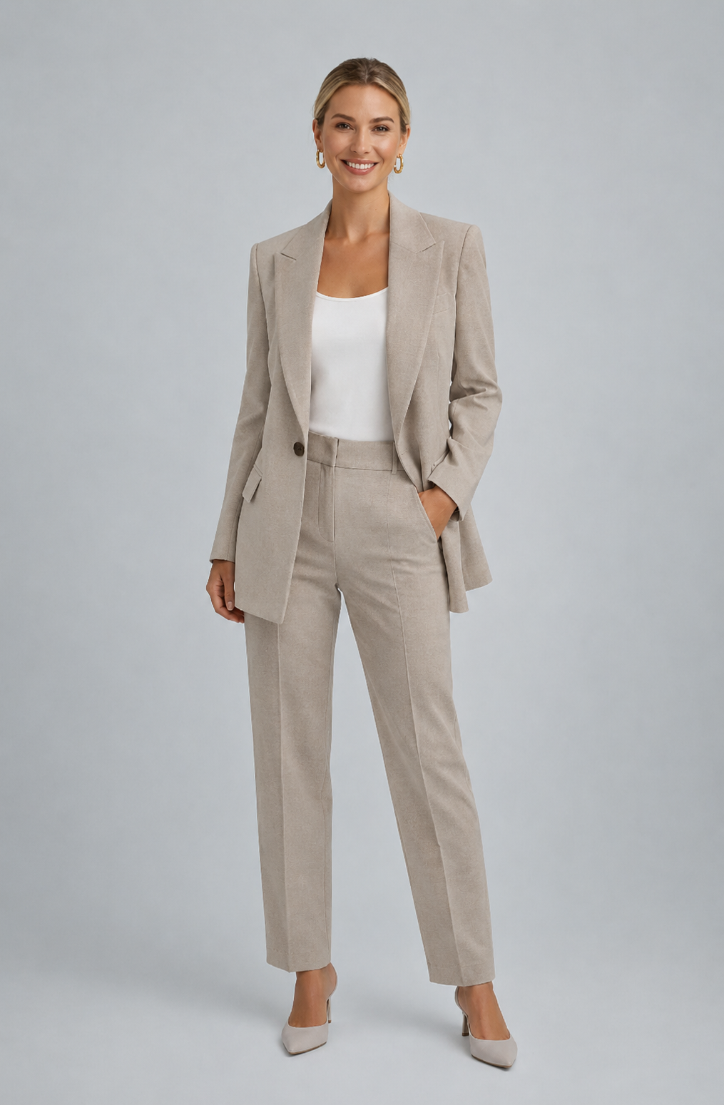 Women's Blazer Set with Pants | Elegant Pantsuit for Office and Leisure | Two-Piece with Slim Lapel and Button Details