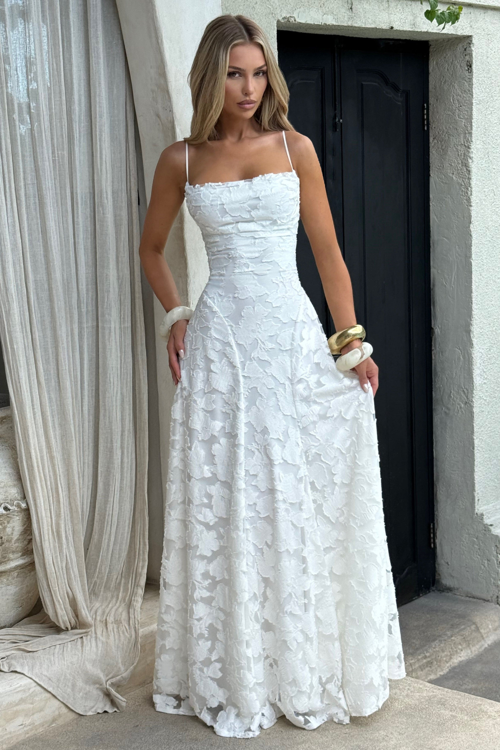 Maxikleid für Hochzeitsgäste mit Wasserfallausschnitt und Blumenspitze | Festliches langes Abendkleid für Damen und feierliche