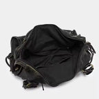 Schultertasche aus veganem Leder mit Vintage-Look & robusten Details