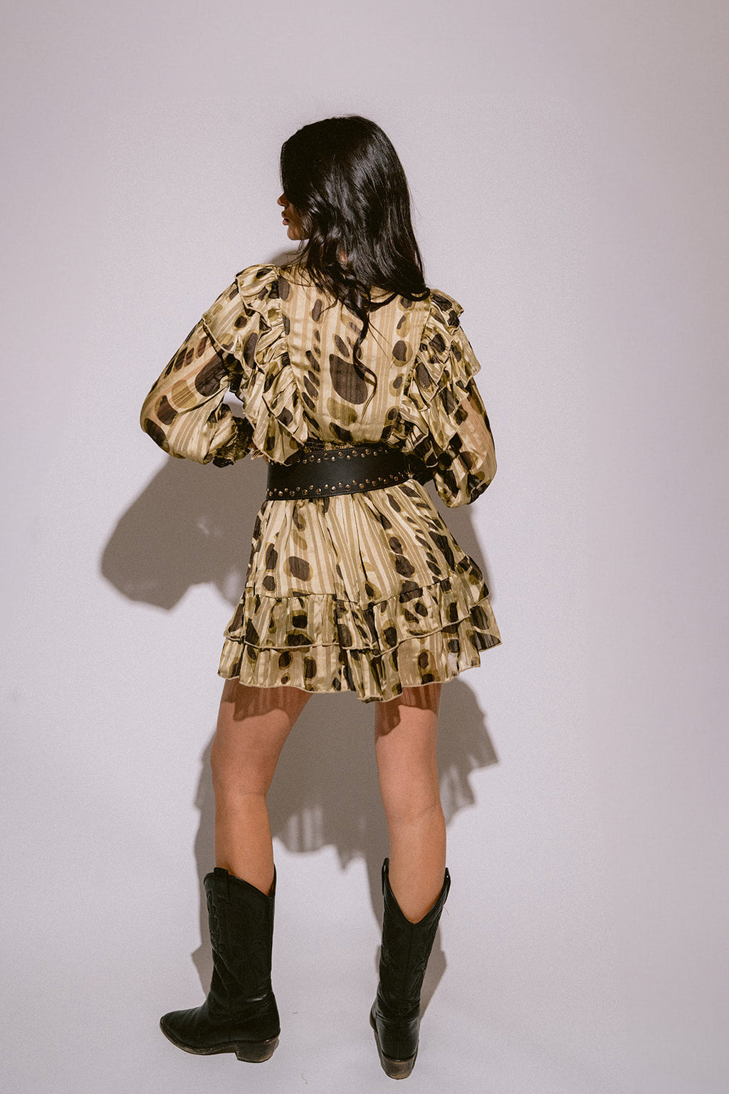 Safari dress for women with belt and relaxed fit