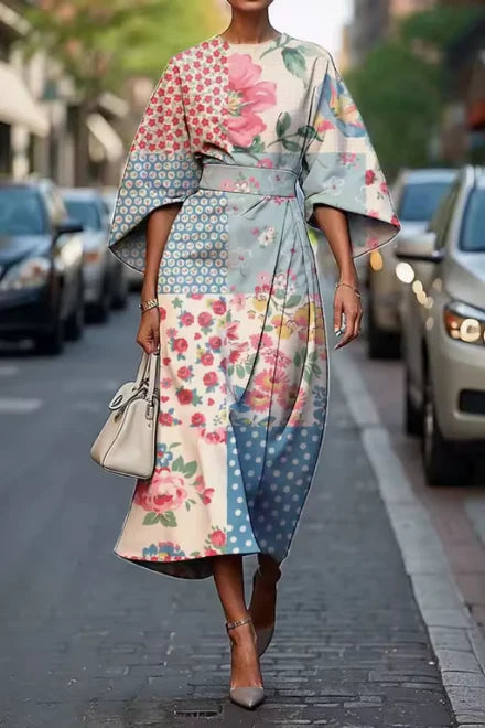 Elegantes Midi-Kleid mit Blumenmuster und Gürtel für Hochzeitsgäste