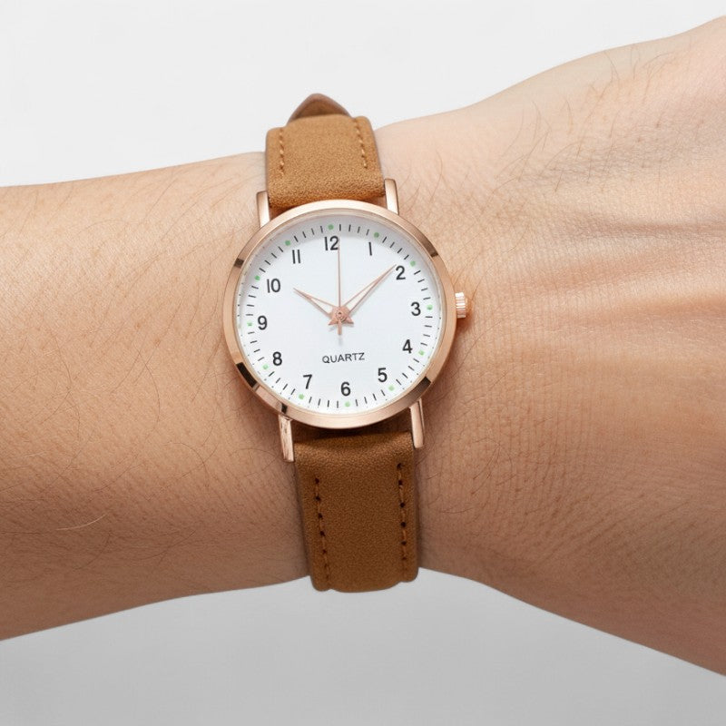 Damenarmbanduhr mit Lederarmband und Gehäuse in Roségold – Minimalistische Armbanduhr für den Alltag und schicke Anlässe