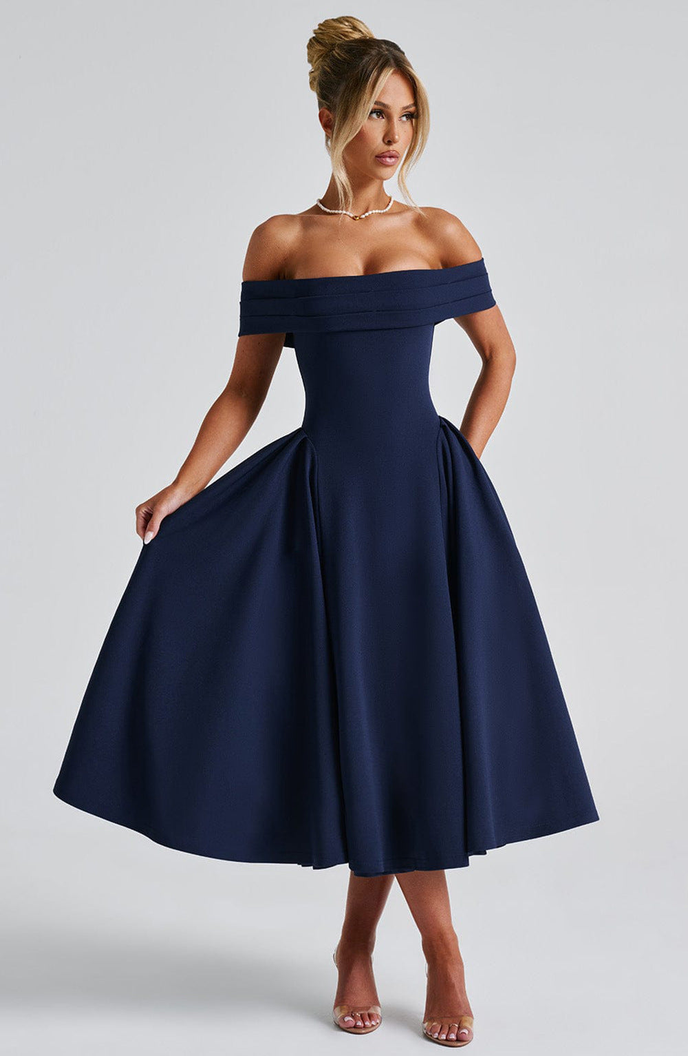 Schulterfreies Midi-Kleid mit ausgestelltem Rock | Festliches Kleid für Hochzeitsgäste und besondere Anlässe | Taillierter Schnitt