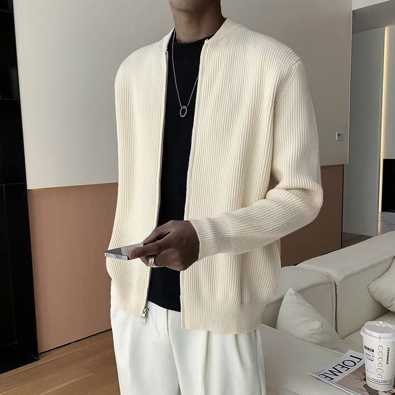 Men's knitted sweater with zipper and rib knit | Modern and minimalist