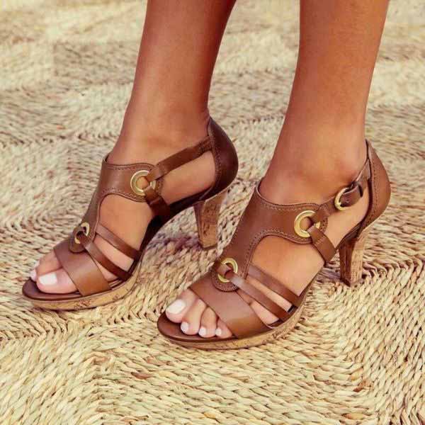 Women's block heel sandals | Elegant strappy sandals with open toe area and modern metal details