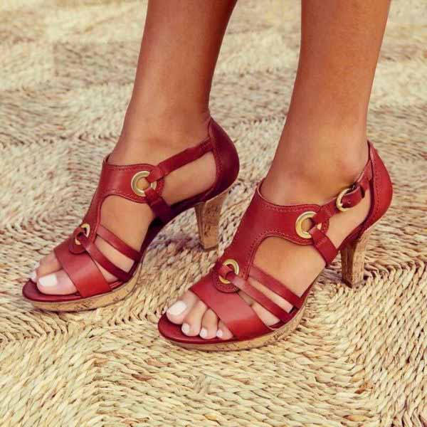 Women's block heel sandals | Elegant strappy sandals with open toe area and modern metal details