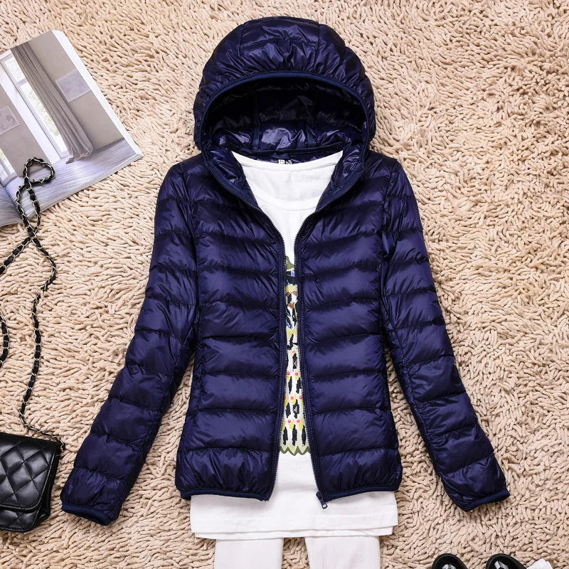 NOUVEAU RICHE Damen Daunenjacke Federleichte Mit Kapuze Taupe Faltbares Marineblaue Kapuze