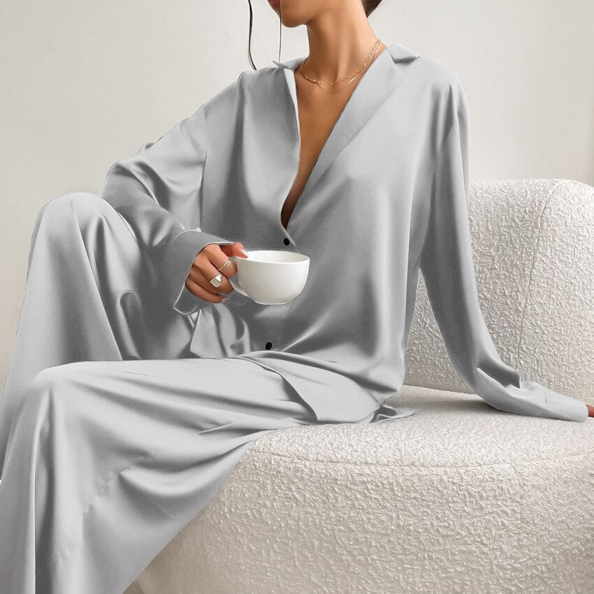 Luxuriöses Satin-Pyjama-Set für Damen