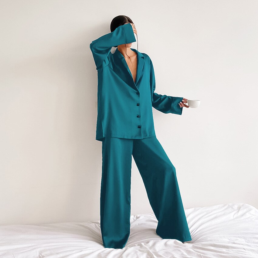 Luxuriöses Satin-Pyjama-Set für Damen