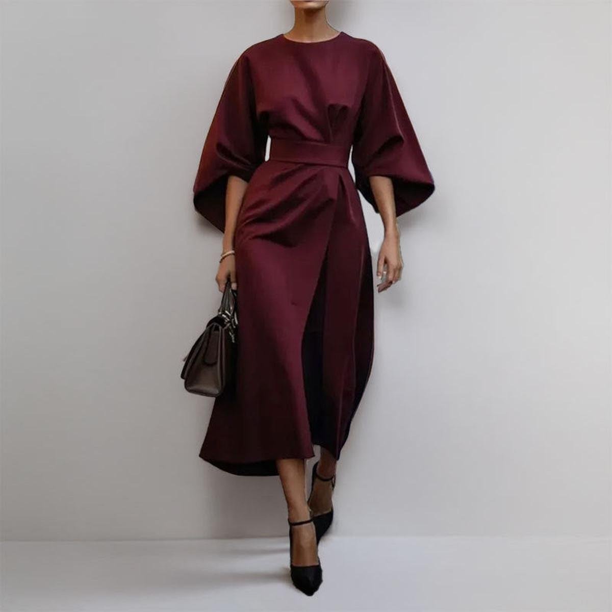 Langes Kleid mit Fledermausärmeln
