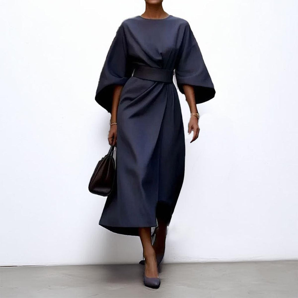 Langes Kleid mit Fledermausärmeln