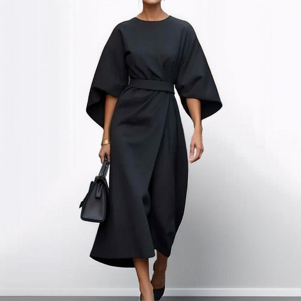 Langes Kleid mit Fledermausärmeln