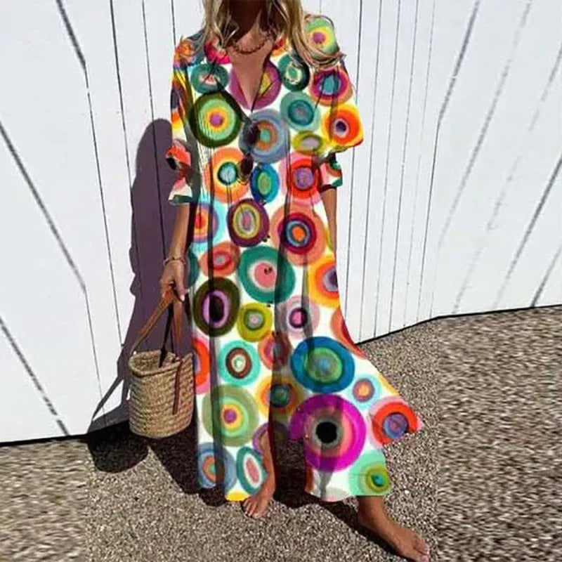 Women's maxi dress with floral pattern and V-neckline