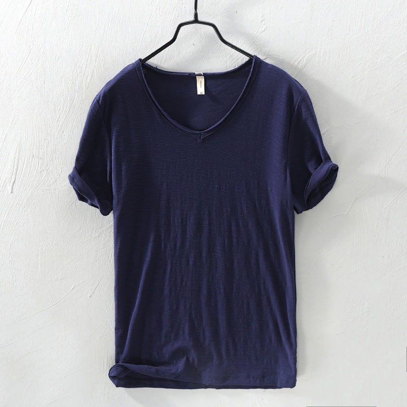 Men's V-neck T-shirt made of slub cotton | Relaxed fit cotton shirt | Breathable short-sleeve shirt for everyday wear